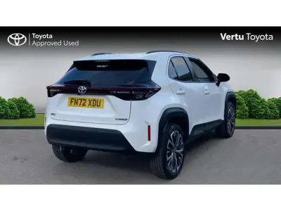 Usado Toyota Yaris Cross 113 HP (83 kW) 2023 Branco SUV
