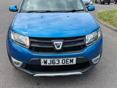 Usado Dacia Sandero Ambiance 90 HP (66 kW) 2013 Azul Citadino