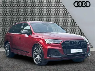 Used Audi Q7 Comfort 281 HP (206 kW) 2023 Red SUV