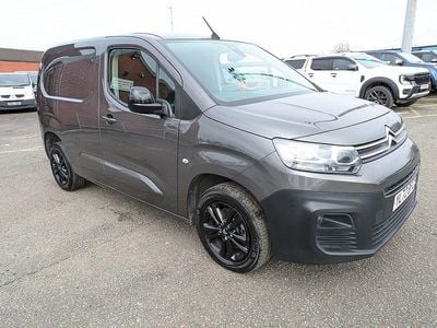 Used Citroën Berlingo 100 HP (73 kW) 2023 Grey MPV