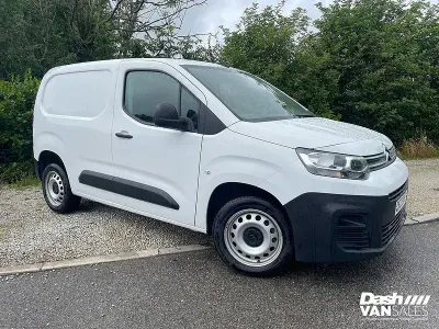 Used Citroën Berlingo 100 HP (73 kW) 2023 White MPV