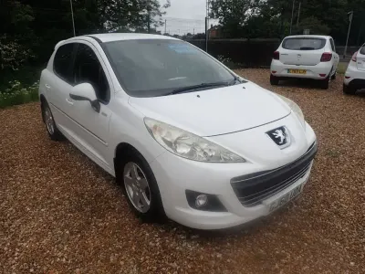 Used Peugeot 207 95 HP (69 kW) 2010 White Hatchback