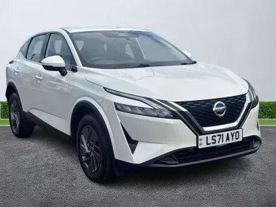 Used Nissan Qashqai Acenta Premium 2021 White SUV