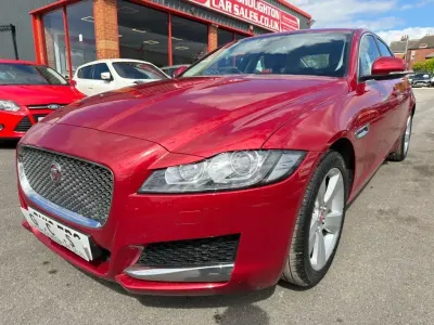 Używany Jaguar XF Portfolio 180 KM (132 kW) 2018 Czerwony Sedan/Limuzyna