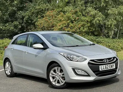 Used Hyundai i30 Style 100 HP (73 kW) 2012 Silver Hatchback