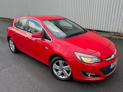 Used Vauxhall Astra SRi 165 HP (121 kW) 2013 Red Hatchback