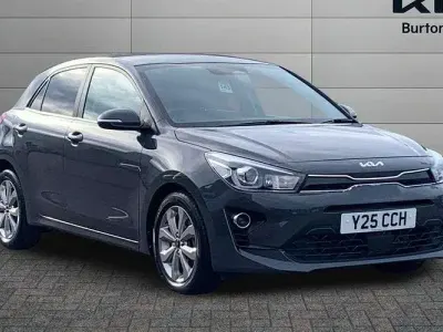Begagnad Kia Rio 120 HK (88 kW) 2022 Halvkombi