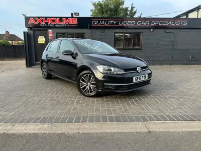 Begagnad VW Golf VII SE 125 HK (91 kW) 2018 Svart Halvkombi