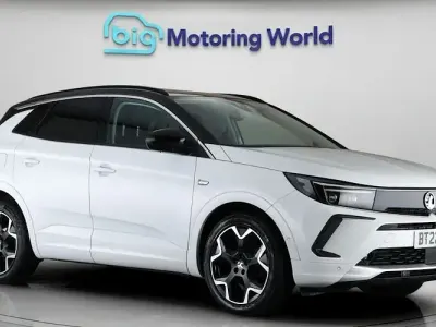 Used Vauxhall Grandland X Elite 131 HP (96 kW) 2021 White SUV