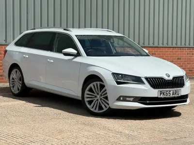 Used Skoda Superb SE L Executive 190 HP (139 kW) 2015 White Estate