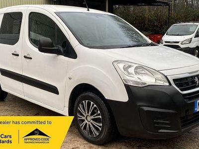 Used Peugeot Partner S 100 HP (73 kW) 2016 White MPV