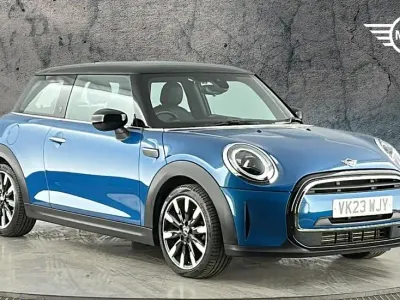 Used Mini Cooper Exclusive 134 HP (98 kW) 2023 Blue Hatchback