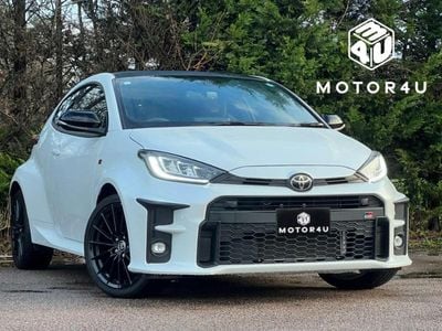 Used Toyota Yaris 120 HP (88 kW) 2021 White Hatchback