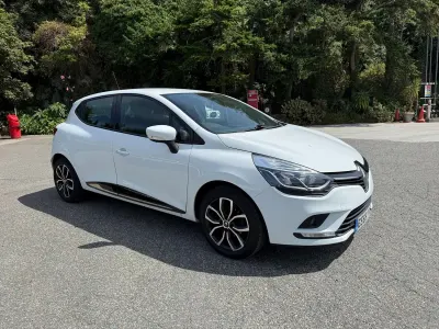 Used Renault Clio Play 90 HP (66 kW) 2019 White Hatchback