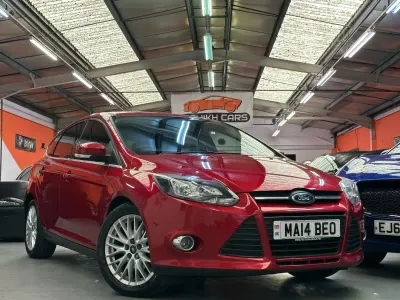 Used Ford Focus Zetec 115 HP (84 kW) 2014 Red Hatchback