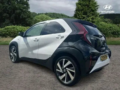 Used Toyota Aygo X 72 HP (52 kW) 2023 White SUV