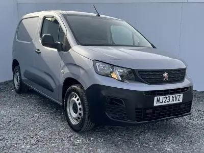Second-hand Peugeot Partner Premium 131 CP (96 kW) 2023 Gri Monovolum