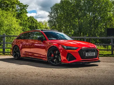 Begagnad Audi RS6 2022 Röd Kombi