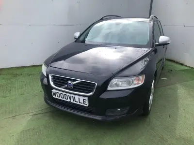 Usado Volvo V50 R-Design 136 CV (100 kW) 2010 Negro Familiar