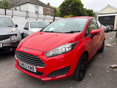 Used Ford Fiesta Style 60 HP (44 kW) 2012 Red Hatchback