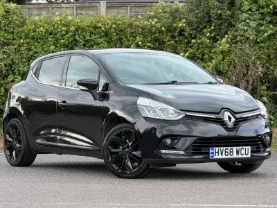 Used Renault Clio Iconic 90 HP (66 kW) 2018 Black Hatchback