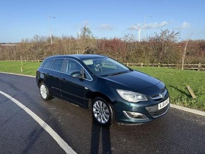 Green Used 2014 Vauxhall Astra Elite Estate | £2,595 (Good price)