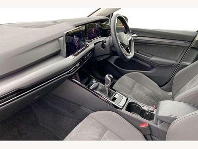 Second-hand VW Golf VIII Edition 150 CP (110 kW) 2023 Alb Hatchback