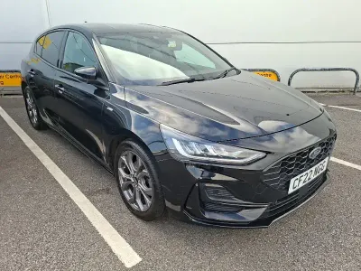 Usado Ford Focus ST-Line 120 HP (88 kW) 2022 Preto Citadino
