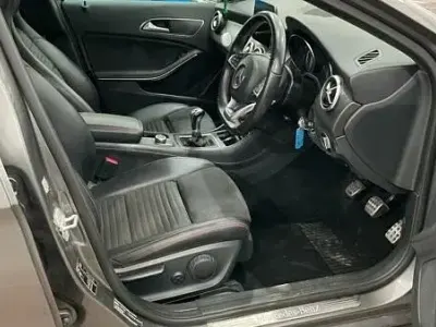 Usado Mercedes GLA200 AMG line 2017 Cinzento SUV