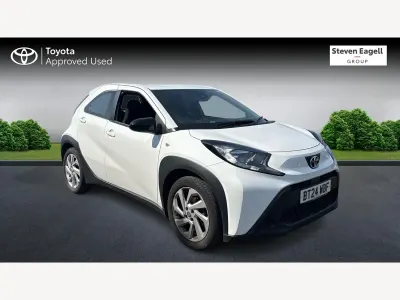 Used Toyota Aygo X PURE 72 HP (52 kW) 2024 White SUV