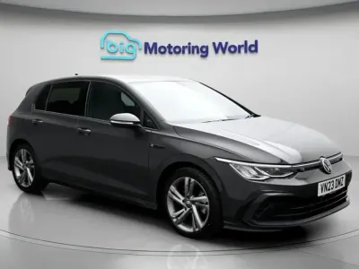 Second-hand VW Golf VIII R-line 150 CP (110 kW) 2023 Gri Hatchback
