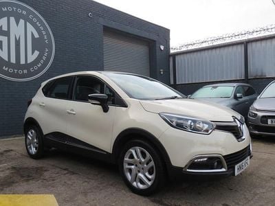 Used Renault Captur Dynamique 90 HP (66 kW) 2016 Cream SUV