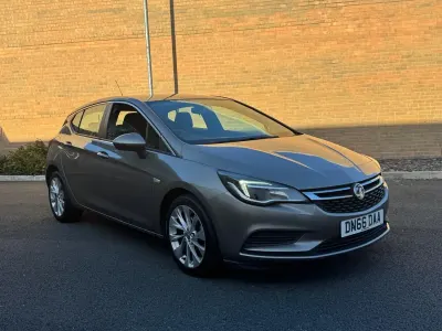 Second-hand Vauxhall Astra Design Edition 125 CP (91 kW) 2016 Gri Hatchback