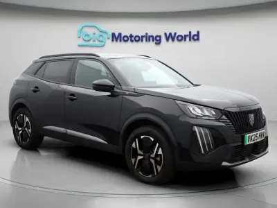 Używany Peugeot e-2008 Allure 98 kW (134 KM) 2025 Czarny SUV