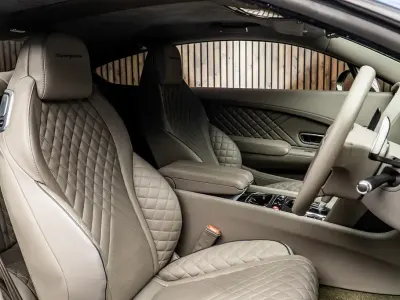 Używany Bentley Continental 2017 Niebieski Coupe