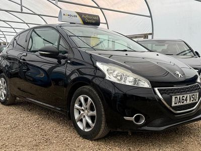 Używany Peugeot 208 Style 82 KM (60 kW) 2015 Czarny Hatchback