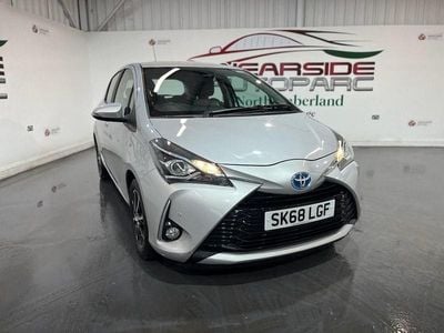 Used Toyota Yaris Hybrid 100 HP (73 kW) 2018 Silver Hatchback