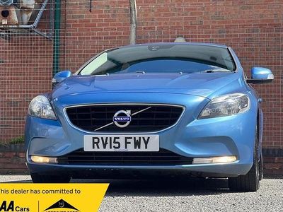 Begagnad Volvo V40 115 HK (84 kW) 2015 Blå Halvkombi