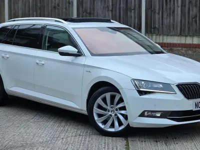 Used Skoda Superb LAURIN & KLEMENT 220 HP (161 kW) 2015 White Estate