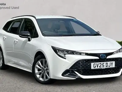 Used Toyota Corolla 140 HP (102 kW) 2025 White Estate