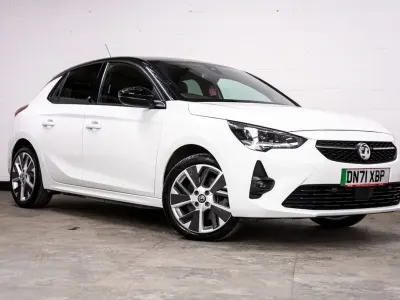 Used Vauxhall Corsa-e SRi 100 kW (136 HP) 2021 White Hatchback