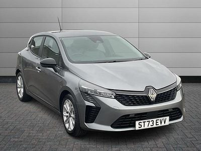 Used Renault Clio V Evolution 143 HP (105 kW) 2024 Metallic  shadow grey  Hatchback