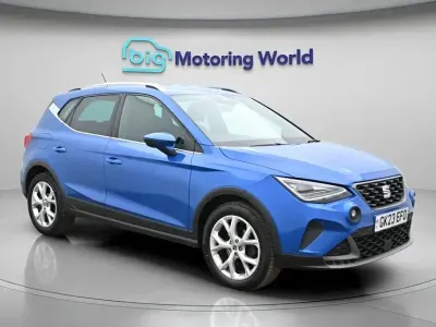 Begagnad Seat Arona FR 110 HK (80 kW) 2023 Blå SUV