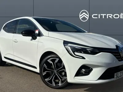 Begagnad Renault Clio V Techno 145 HK (106 kW) 2023 Halvkombi