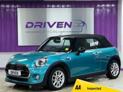 Usado Mini Cooper Cabriolet Classic 136 HP (100 kW) 2019 Turquesa Cabrios