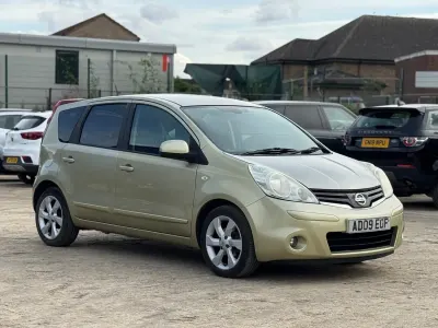 Used Nissan Note Tekna 110 HP (80 kW) 2009 Gold Hatchback