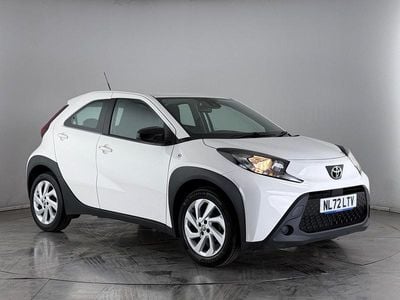 Used Toyota Aygo X PURE 72 HP (52 kW) 2022 White SUV
