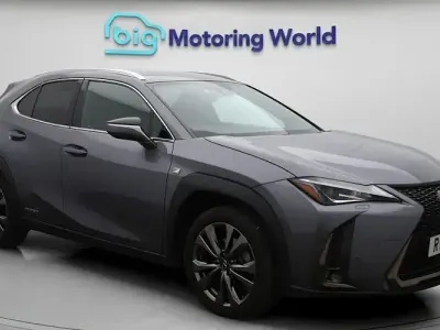 Usado Lexus UX 250h Sport Line 184 CV (135 kW) 2021 Gris SUV