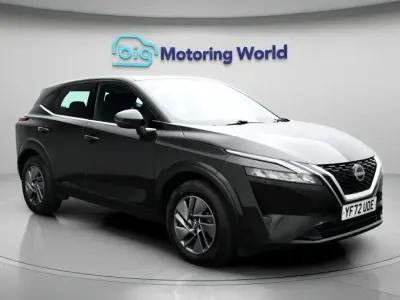 Begagnad Nissan Qashqai Acenta Premium 140 HK (102 kW) 2022 Svart SUV