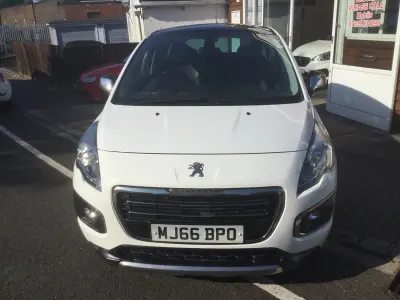 Używany Peugeot 3008 Allure 120 KM (88 kW) 2016 Biały Hatchback